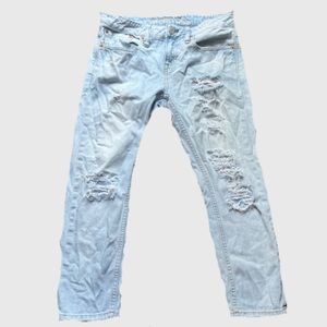 American eagle distressed low rise capri jeans
